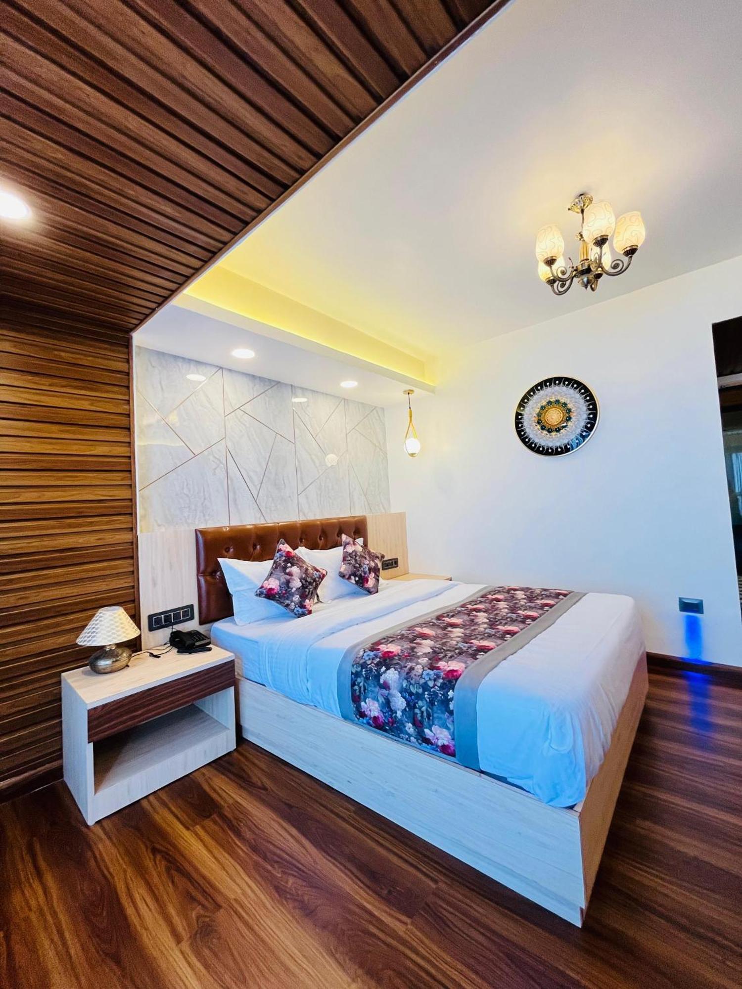 Luxury Stay At Hotel Broadway Boutique Mall Road Chowrasta Near Mahakal Temple Dárdžiling Exteriér fotografie