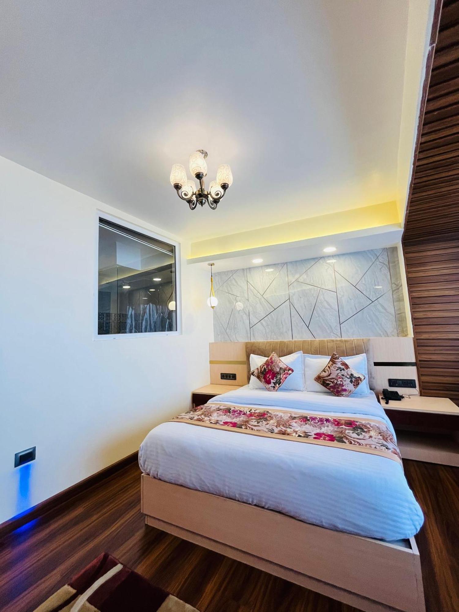 Luxury Stay At Hotel Broadway Boutique Mall Road Chowrasta Near Mahakal Temple Dárdžiling Exteriér fotografie