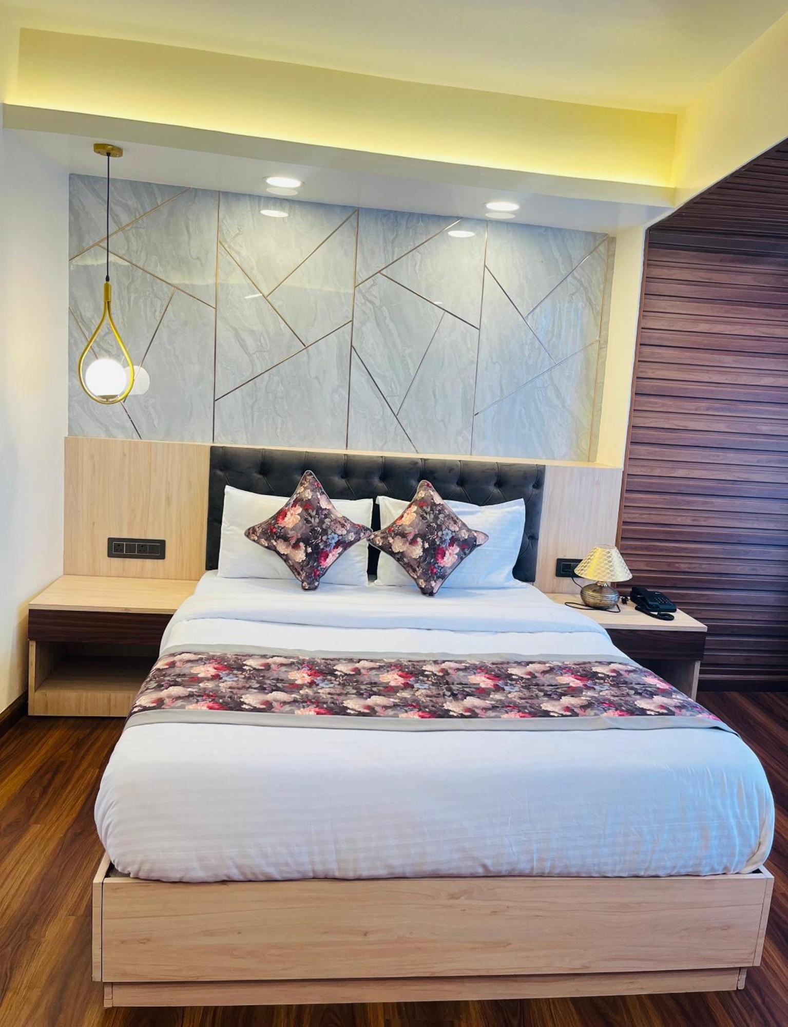 Luxury Stay At Hotel Broadway Boutique Mall Road Chowrasta Near Mahakal Temple Dárdžiling Exteriér fotografie