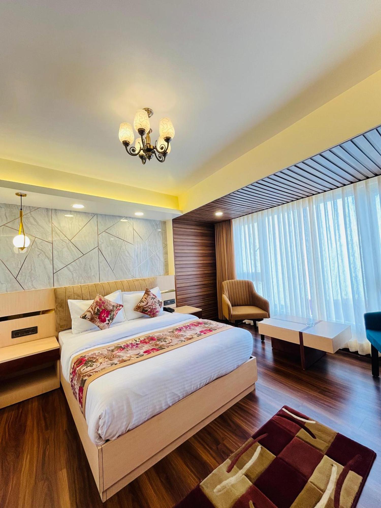 Luxury Stay At Hotel Broadway Boutique Mall Road Chowrasta Near Mahakal Temple Dárdžiling Exteriér fotografie
