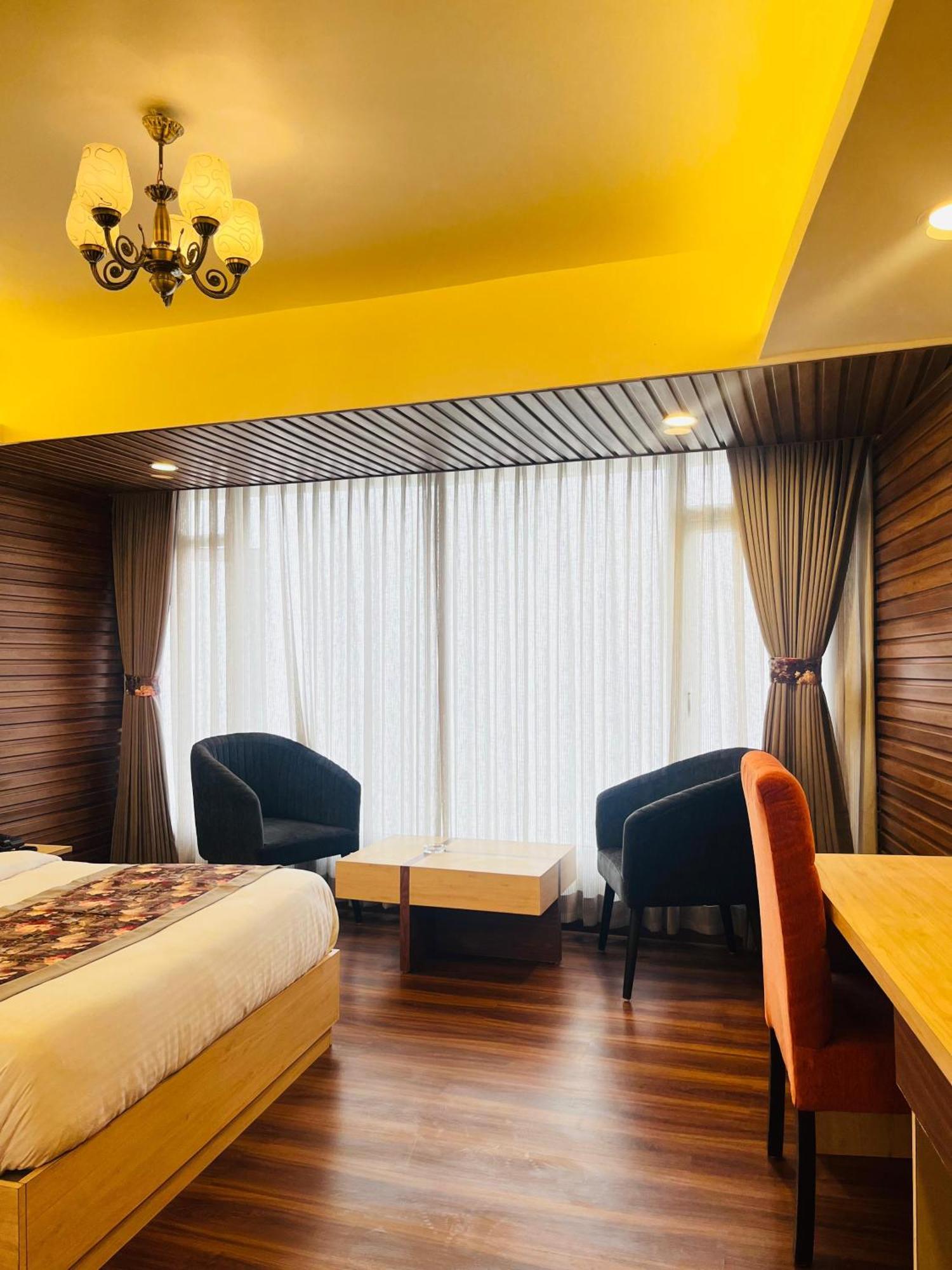 Luxury Stay At Hotel Broadway Boutique Mall Road Chowrasta Near Mahakal Temple Dárdžiling Exteriér fotografie